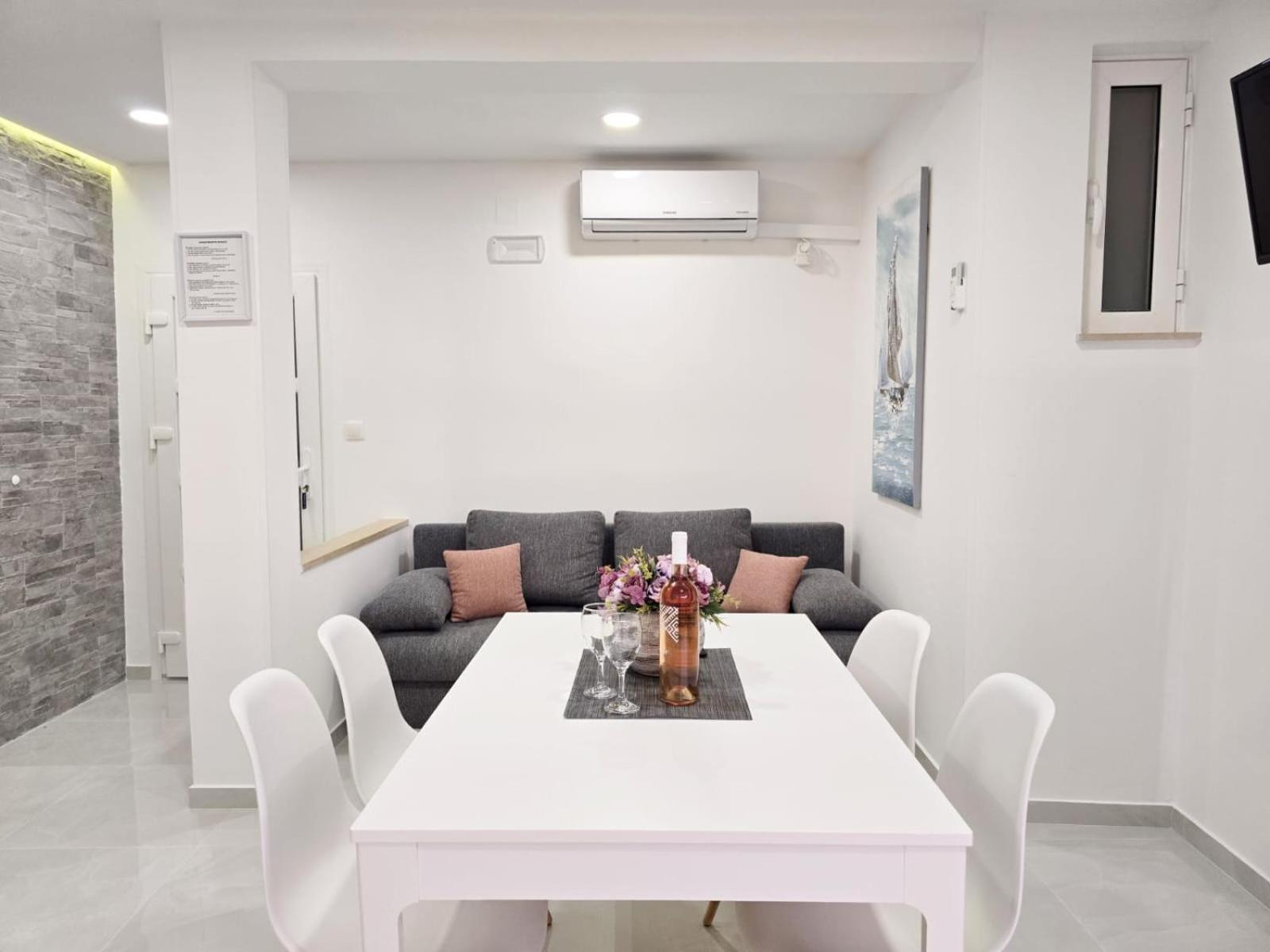 Apartments Miovic Molunat Bilik gambar