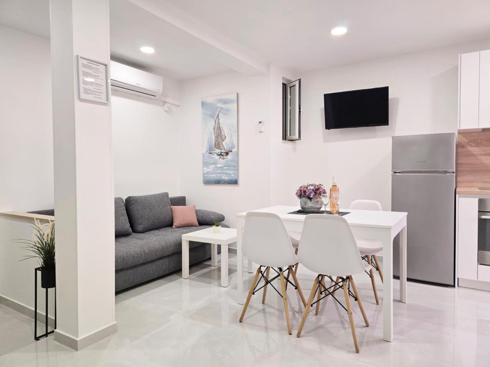 Apartments Miovic Molunat Bilik gambar